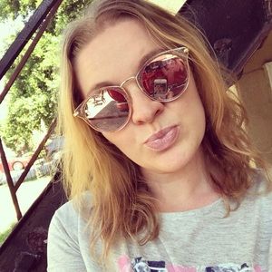 Meet your Posher, Brooke